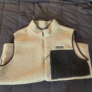 Columbia Cream Sherpa Vest with Black Pocket Panel